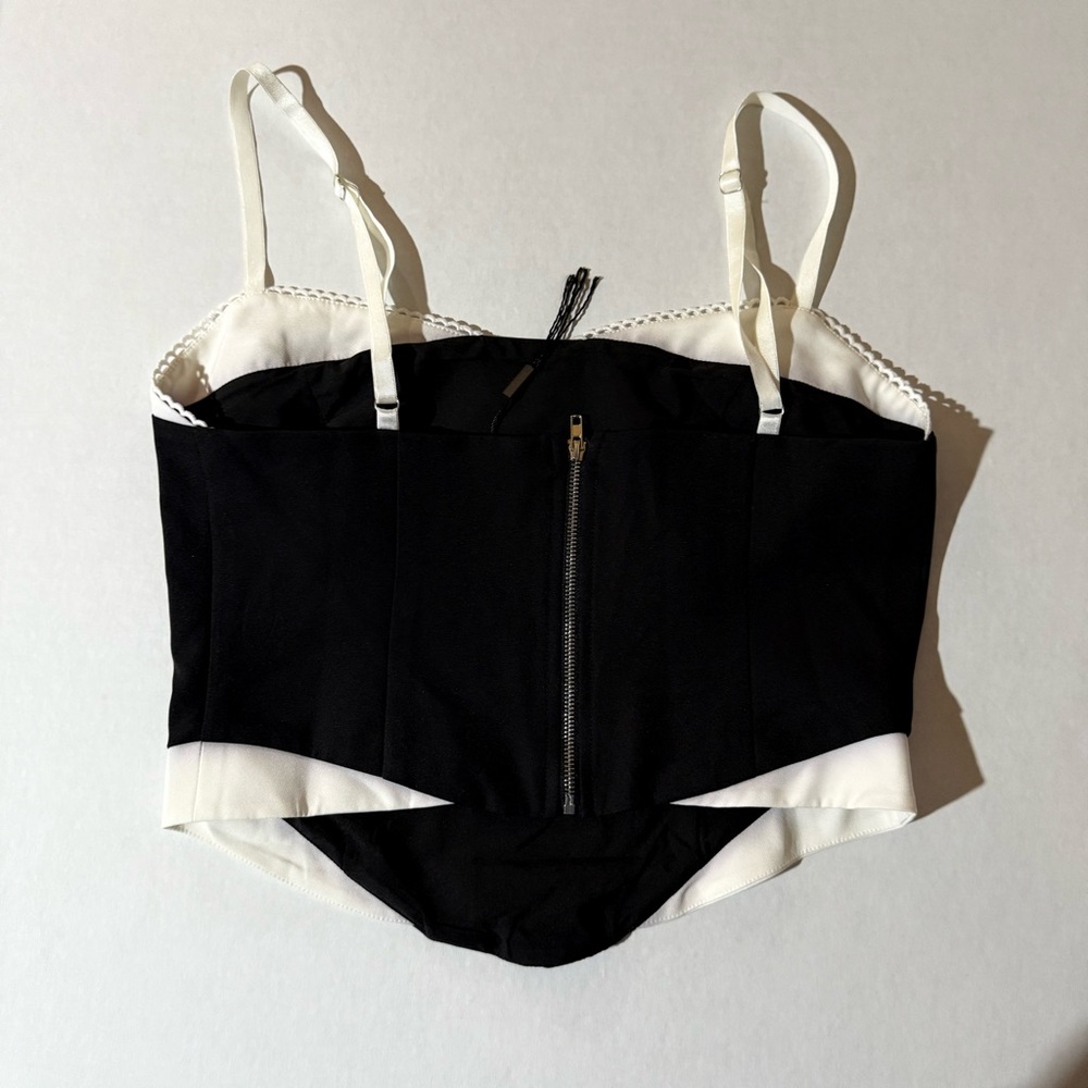 White Fox Sz M Black White Bustier Corset Style Cropped Back Zip Stretch Top - Picture 4 of 6